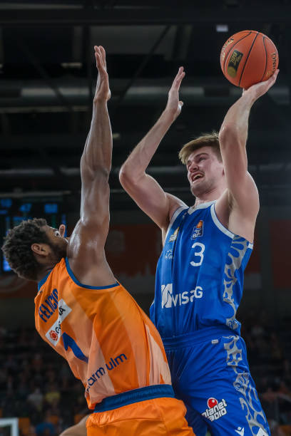 边路压迫实 边路压迫实