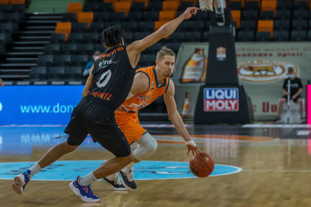 队员较低的 队员较低的