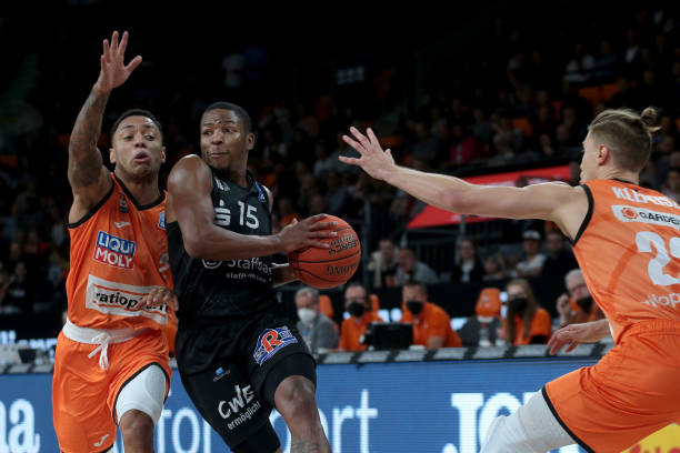 仅差一步之 仅差一步之